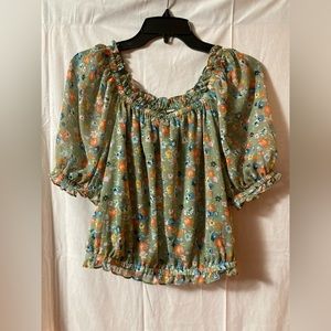 Never Worn Size XS Cato Flowered Crop Top